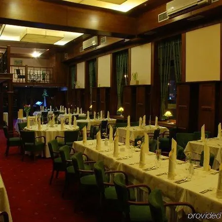 公寓式酒店 布里奥尼套房酒店 俄斯特拉发