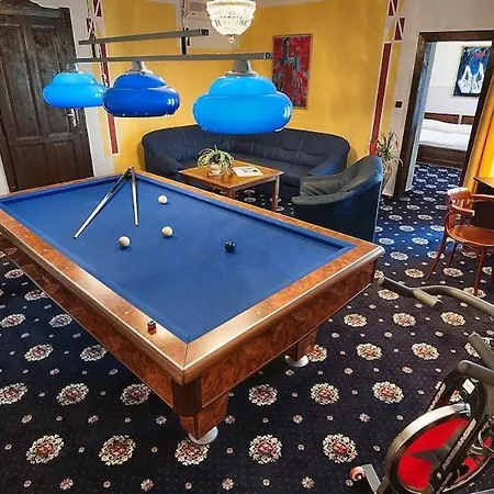 布里奥尼套房酒店